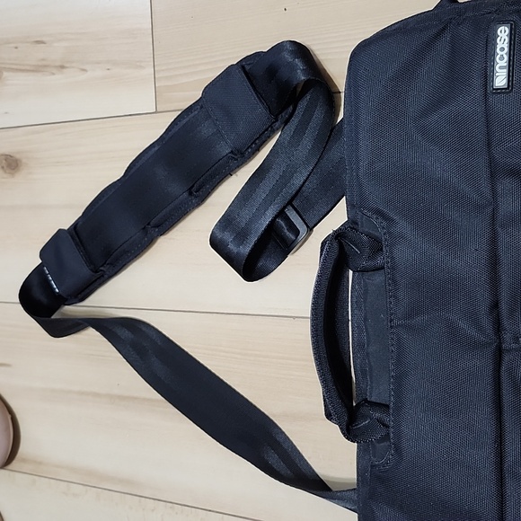 Incase laptop bag - Picture 5 of 6